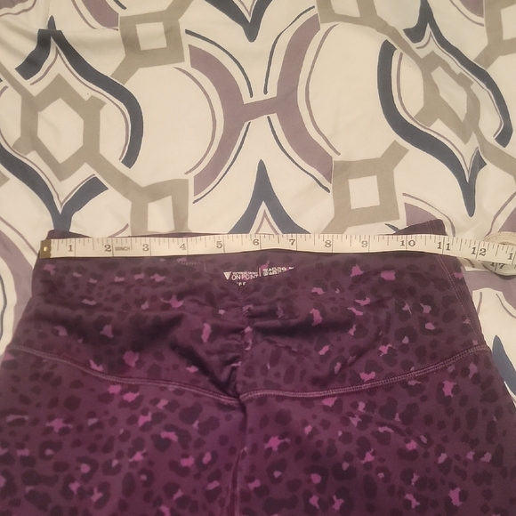 Victoria's Secret Plum Leggings - Picture 4 of 5